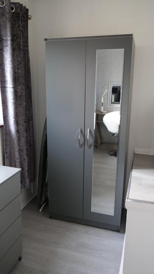 Milton Keynes Luxury Short Stay House With Wifi And Free Parking Wolverton  Kültér fotó